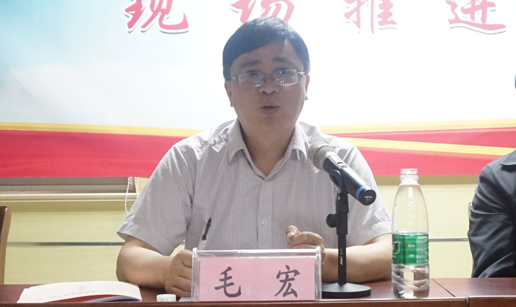 区编办主任,区委老干部局局长,区委离退休干部工委书记毛宏出席会议并